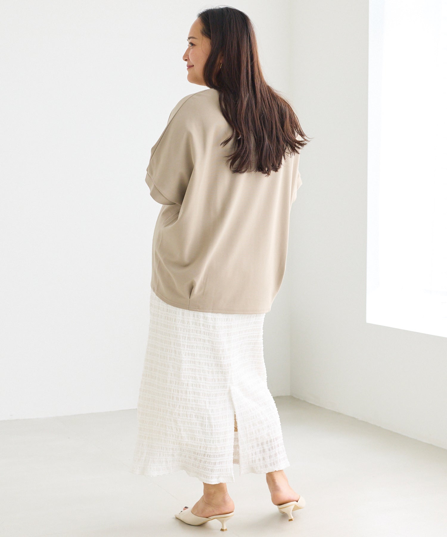 オフホワイト　model:161cm 着用サイズ:3L