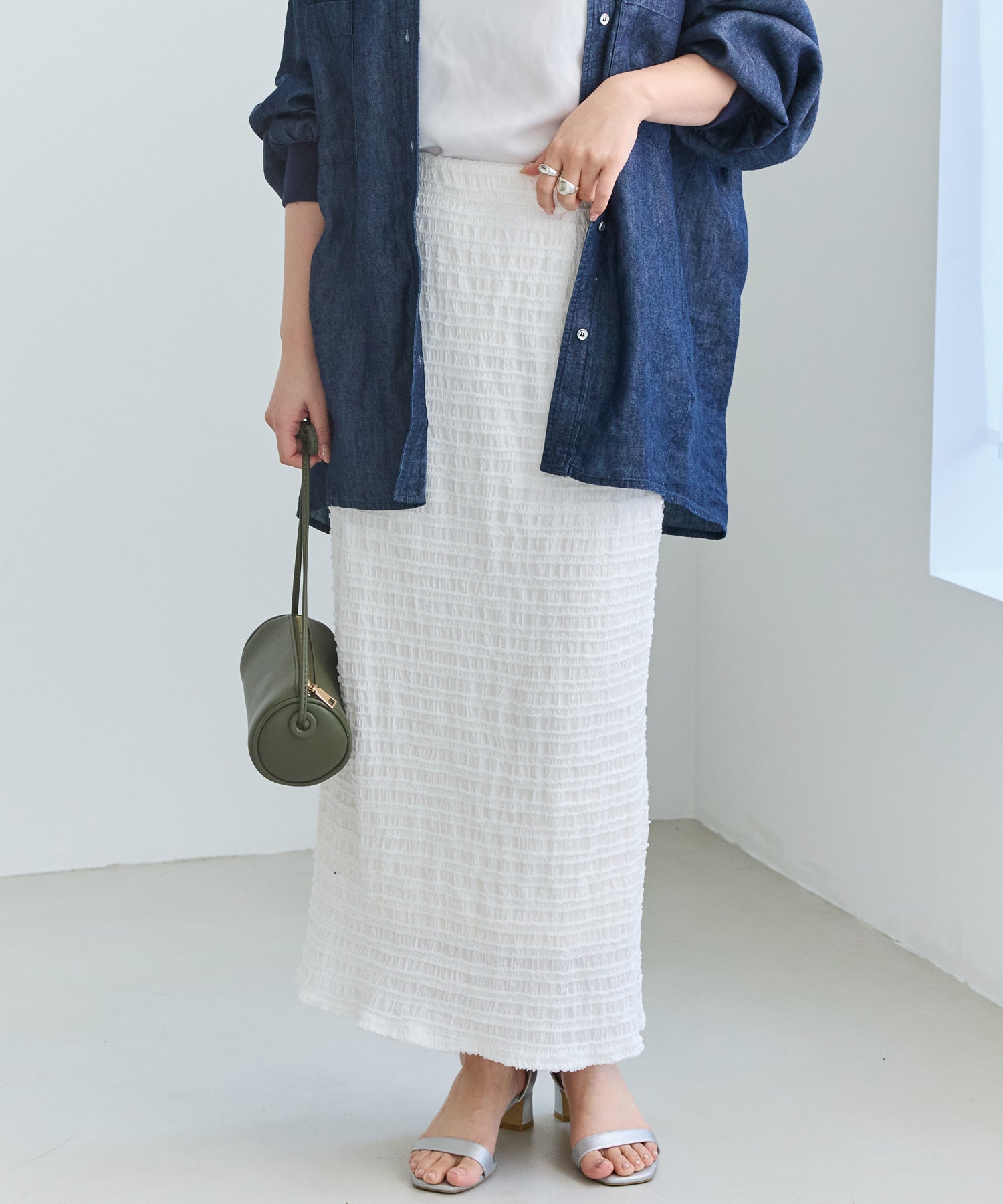 オフホワイト　model:156cm 着用サイズ:M