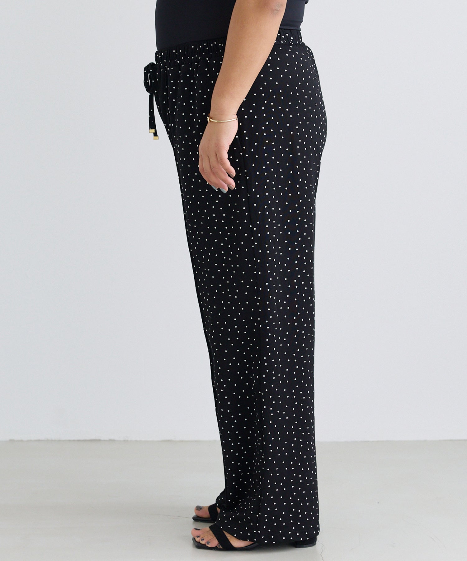 サイド　model:161cm 着用サイズ:3L