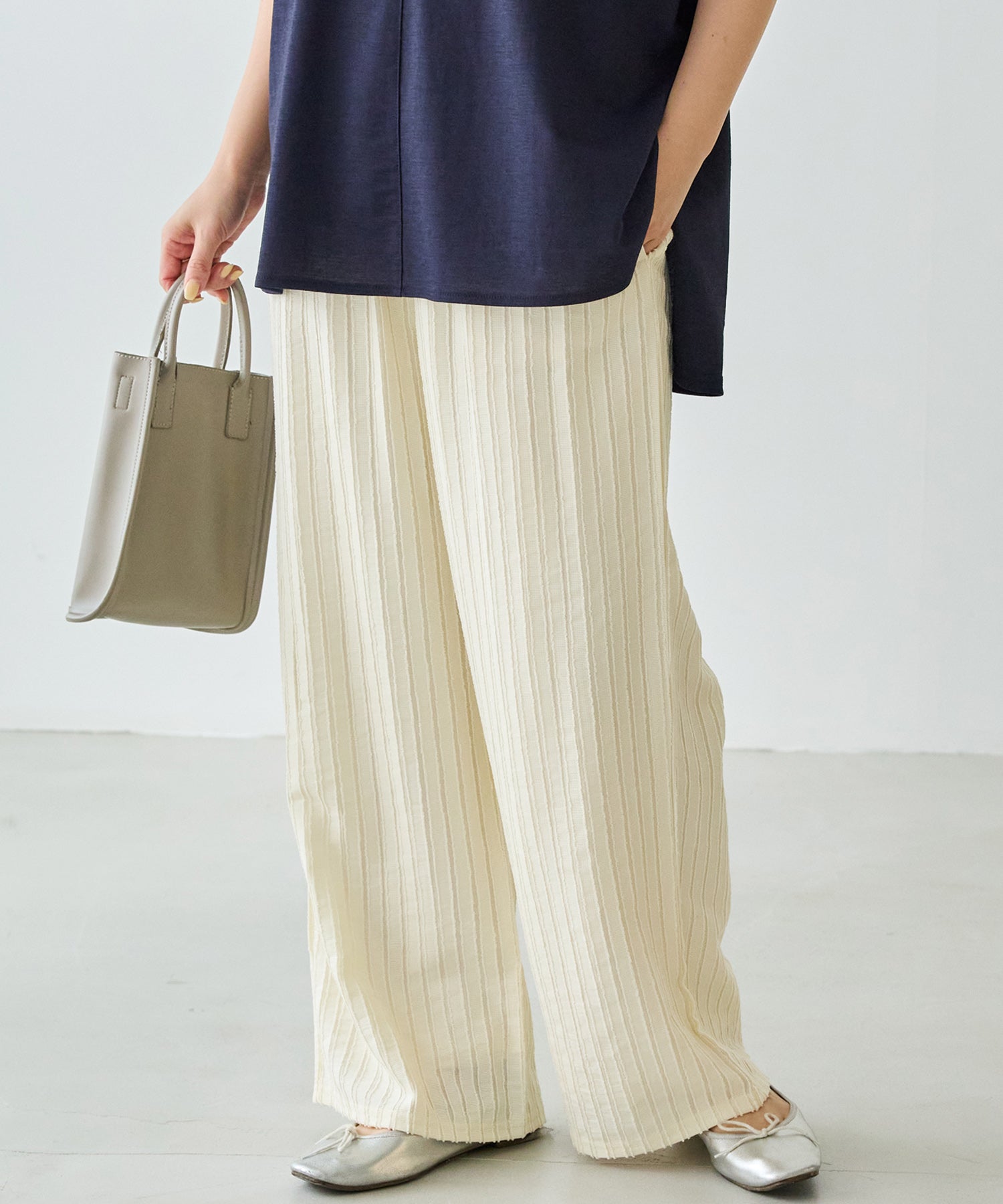 オフホワイト　model:156cm 着用サイズ:M