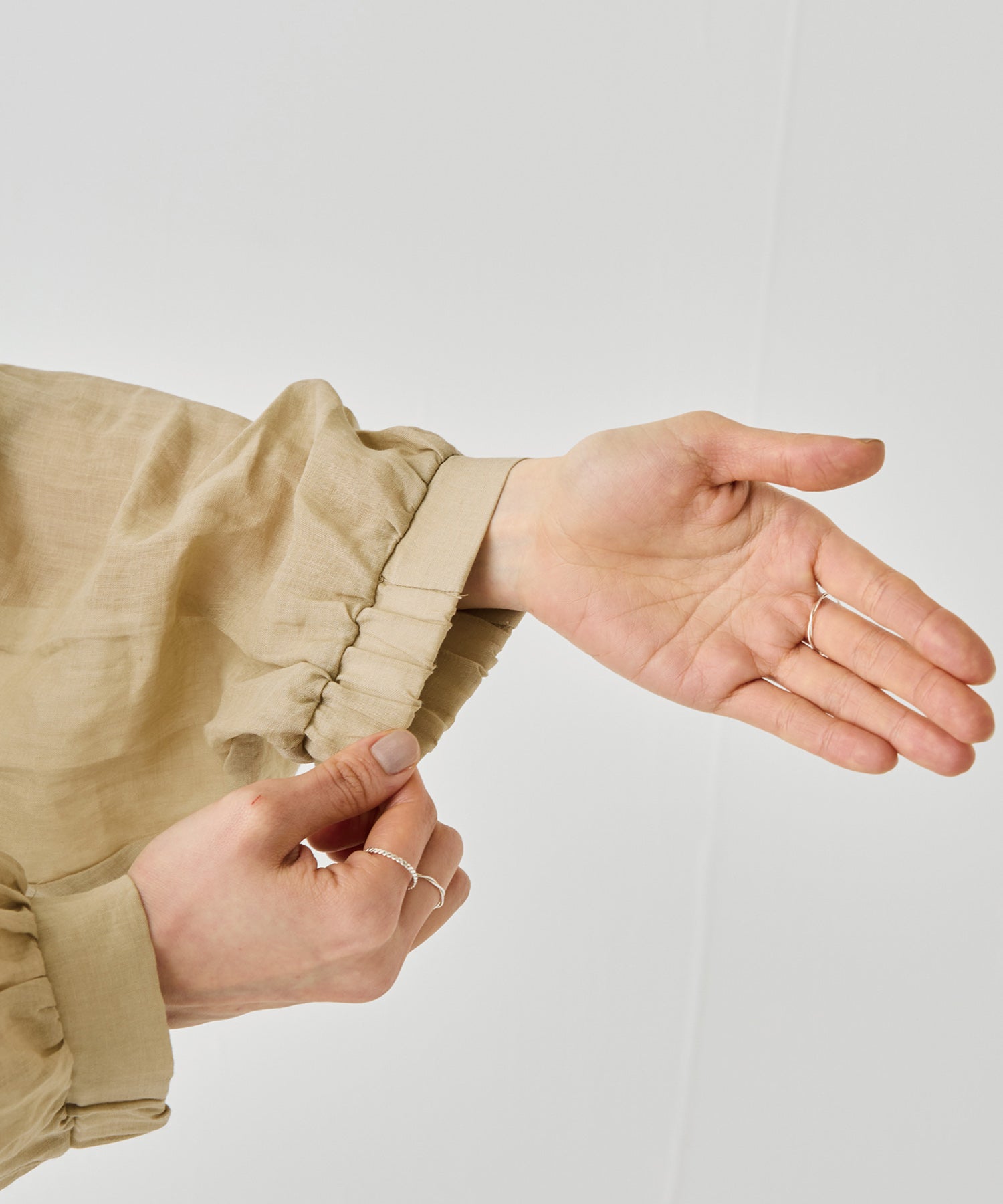 袖半分ゴム仕様