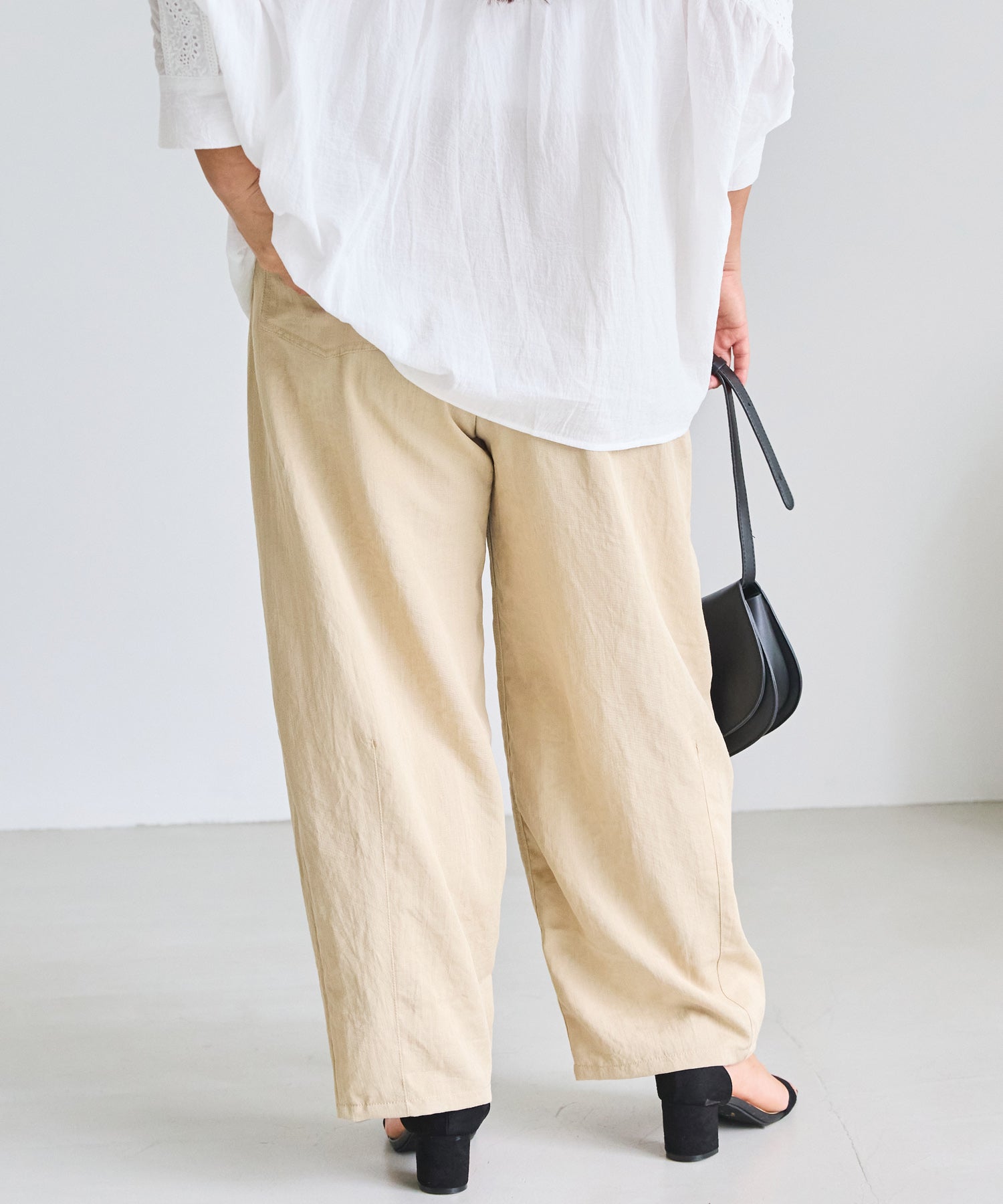 ベージュ　model:161cm 着用サイズ:3L