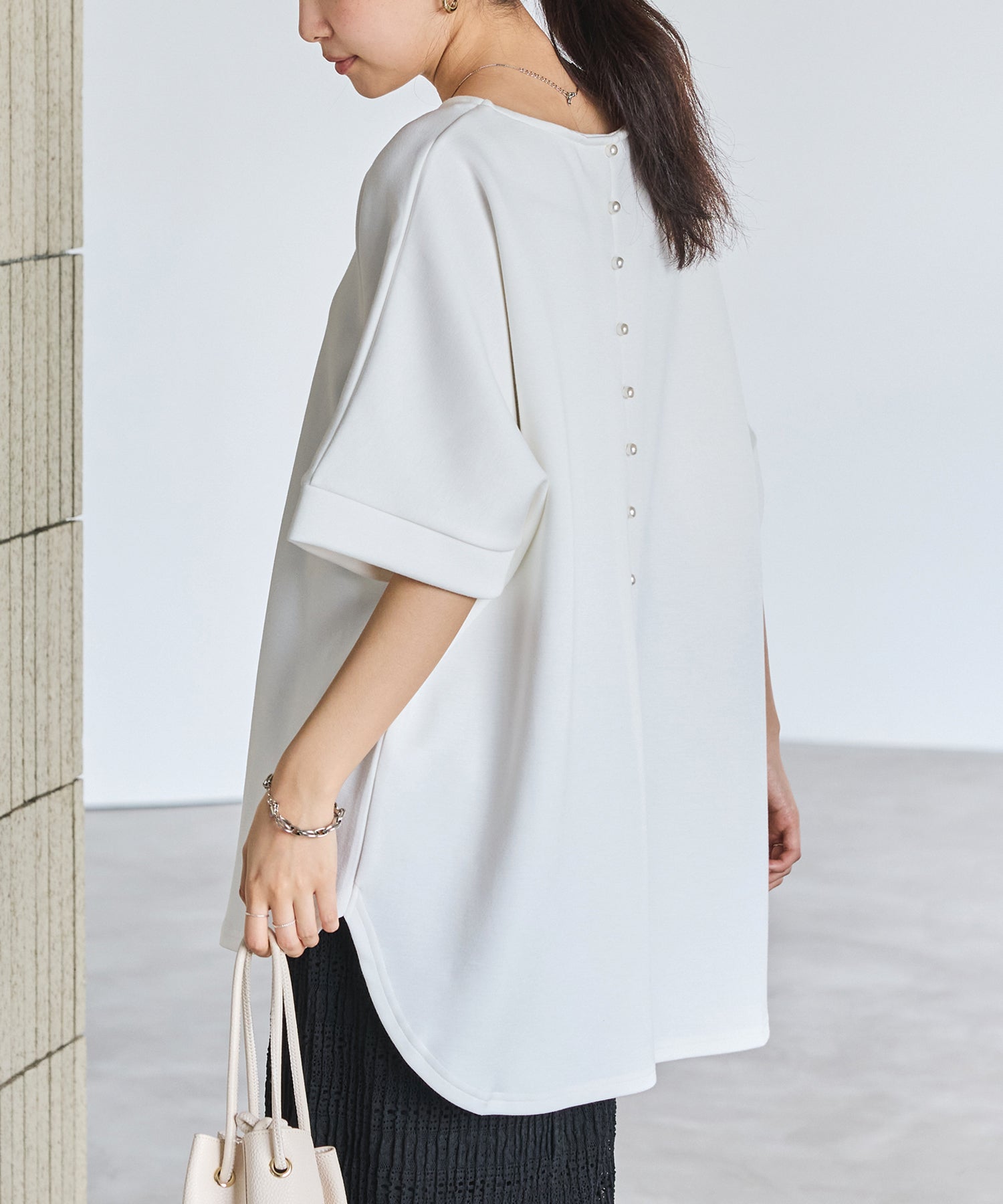 オフホワイト　model:160cm 着用サイズ:M