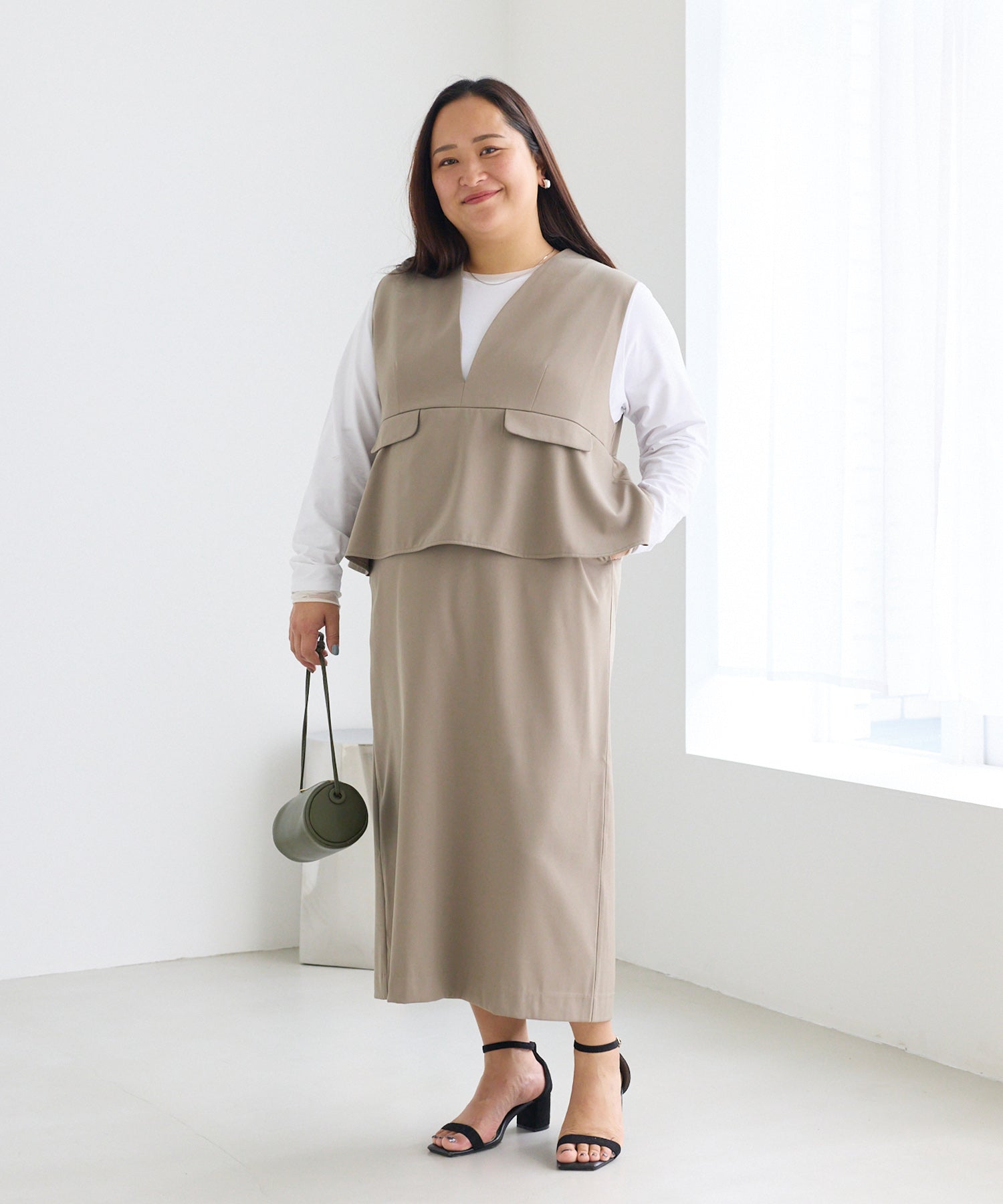 ベージュ　model:161cm 着用サイズ:3L