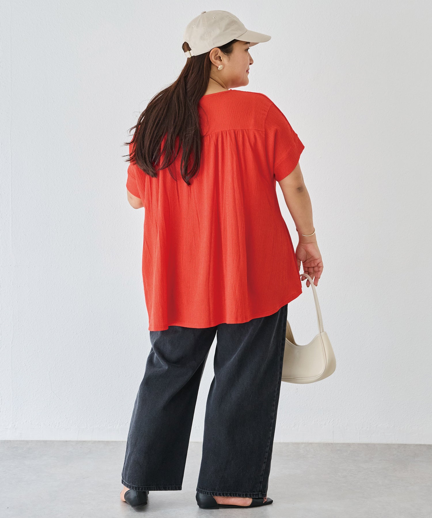 レッド　model:161cm 着用サイズ:3L