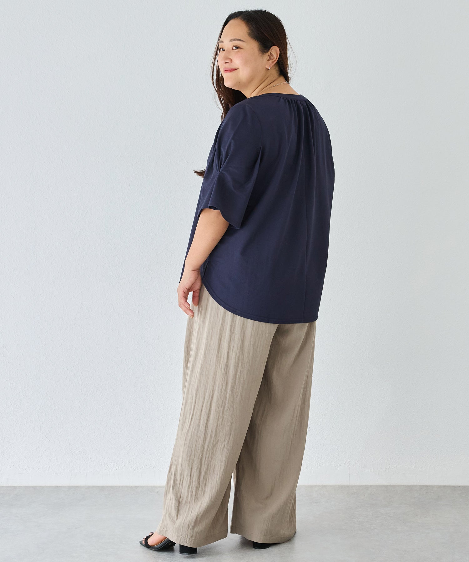 グレージュ　model:161cm 着用サイズ:3L