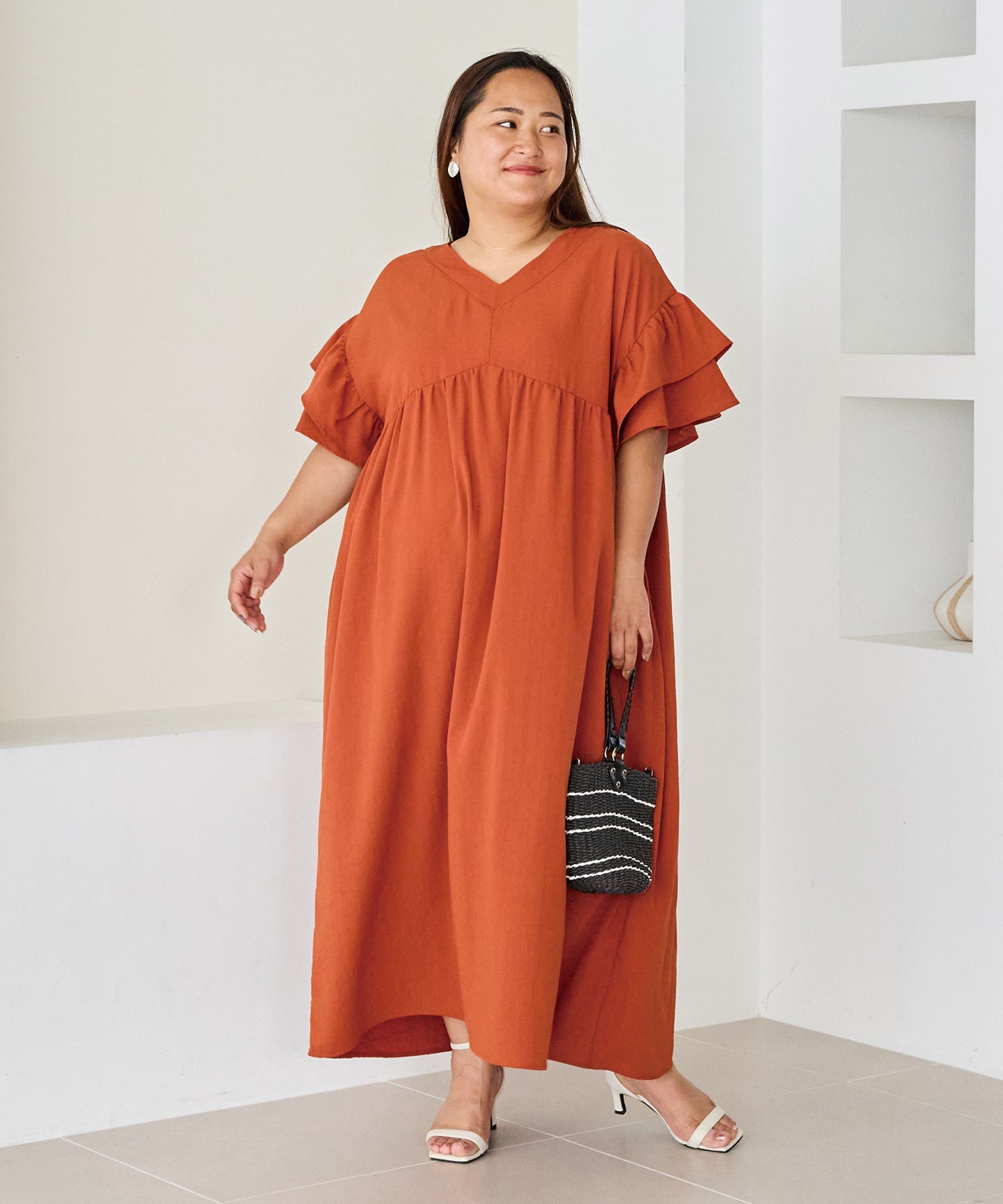 オレンジ　model:161cm 着用サイズ:3L
