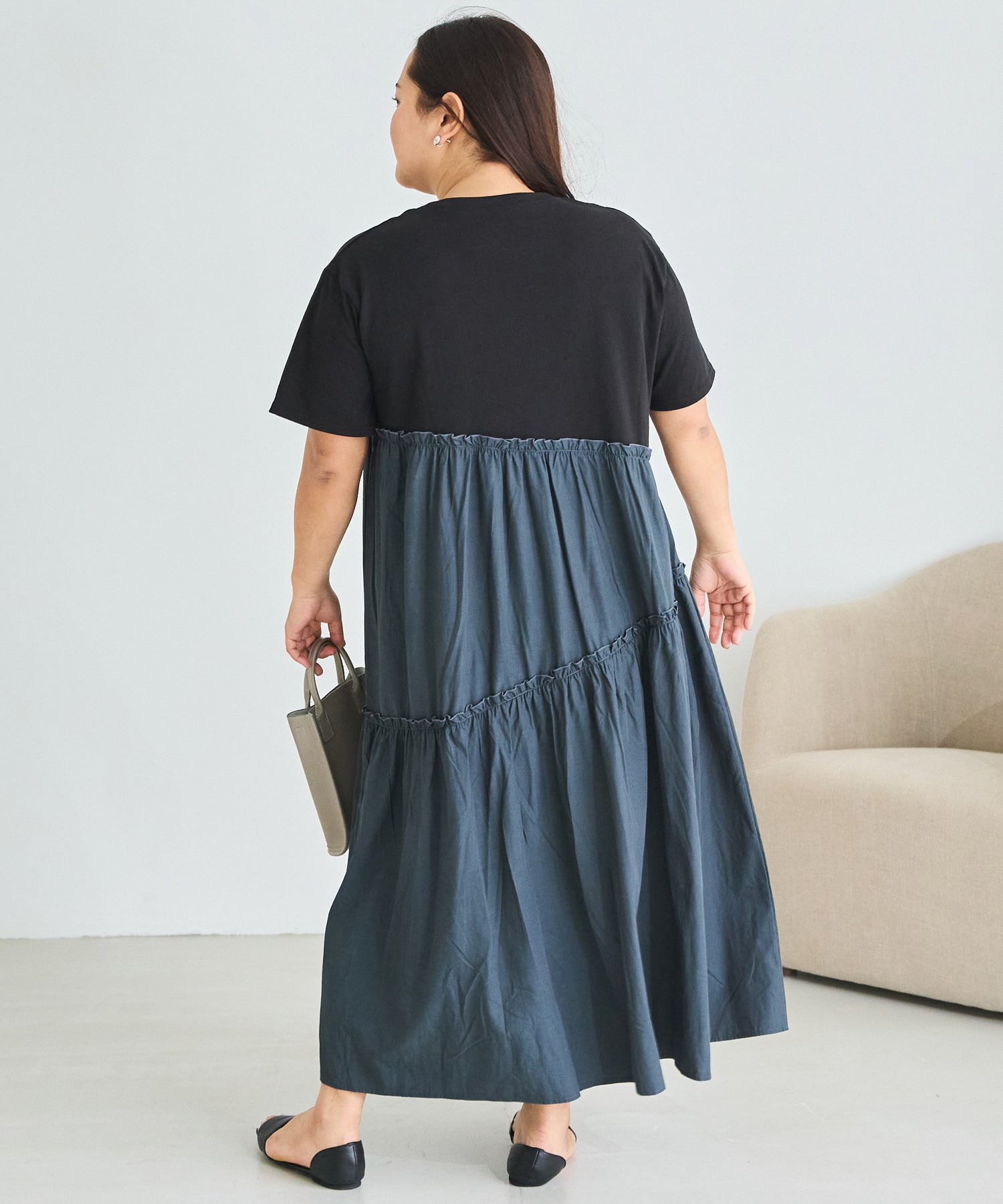 チャコールグレー　model:161cm 着用サイズ:3L