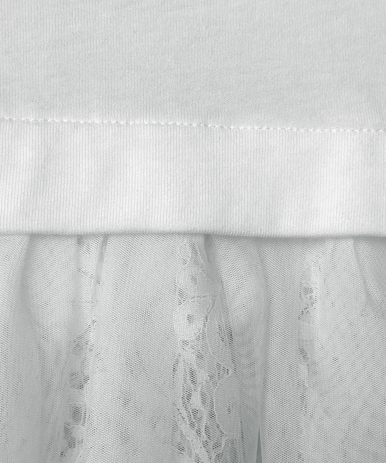 オフホワイト