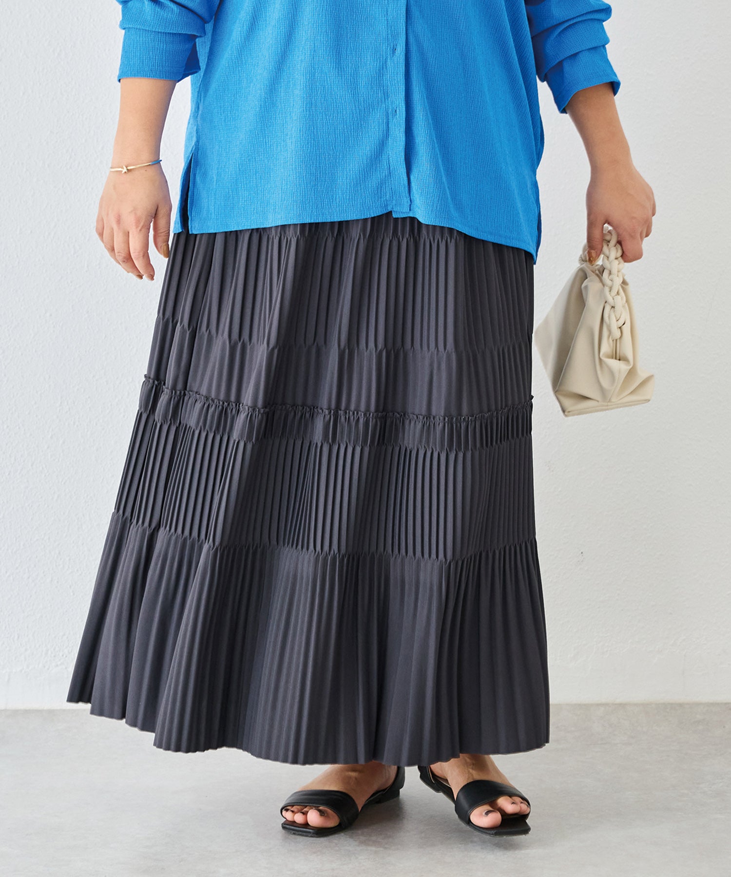 チャコールグレー　model:161cm 着用サイズ:3L