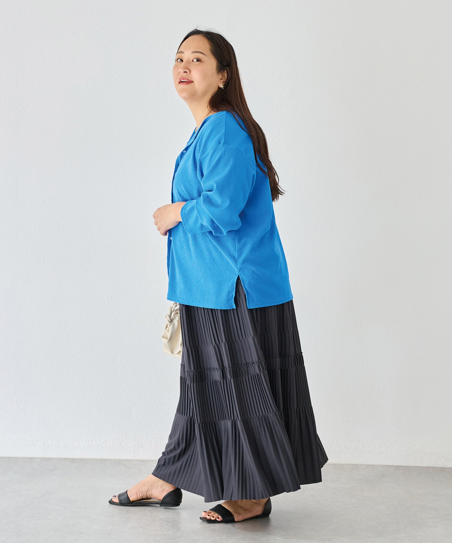 チャコールグレー　model:161cm 着用サイズ:3L