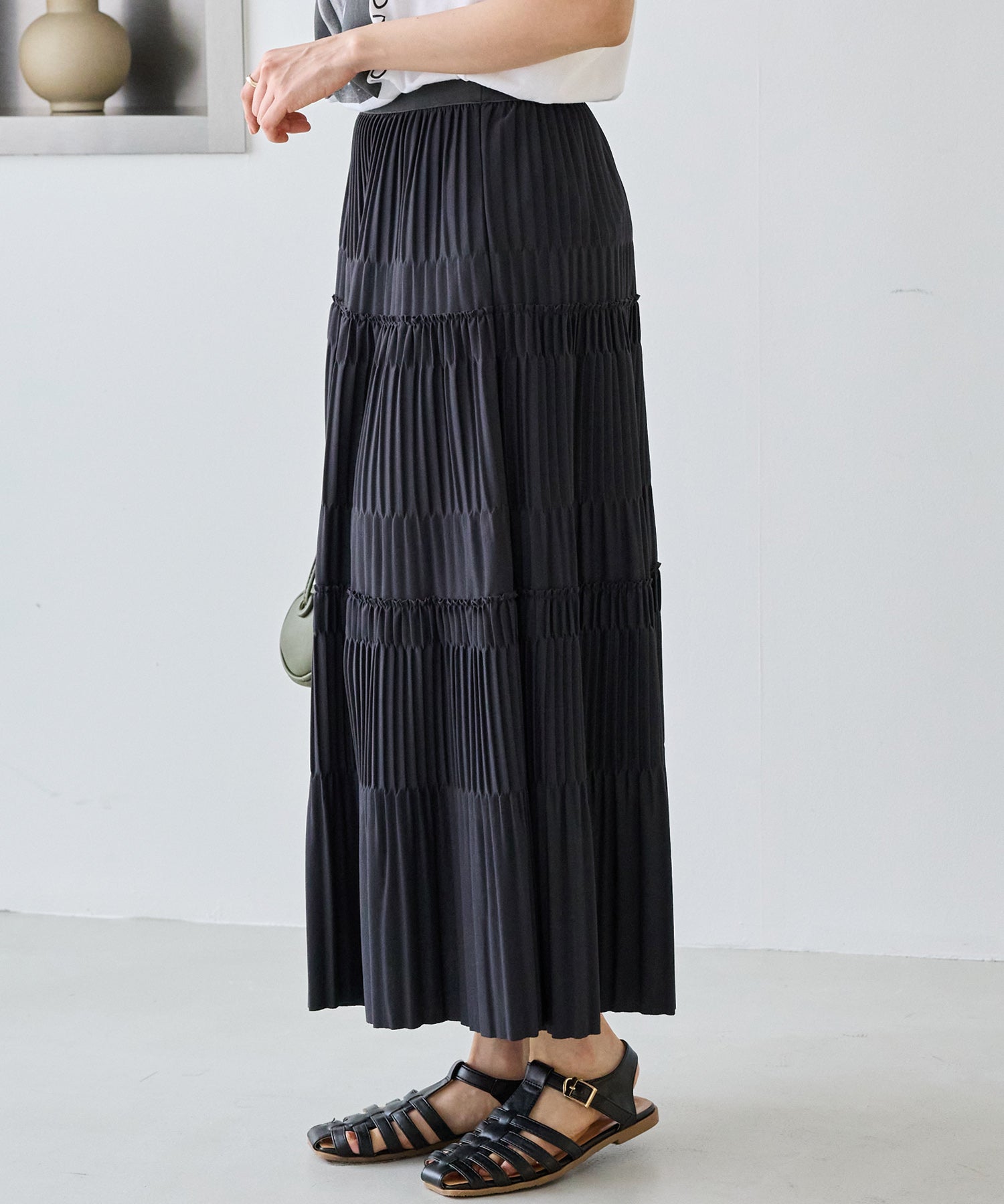 プリーツティアードロングスカート