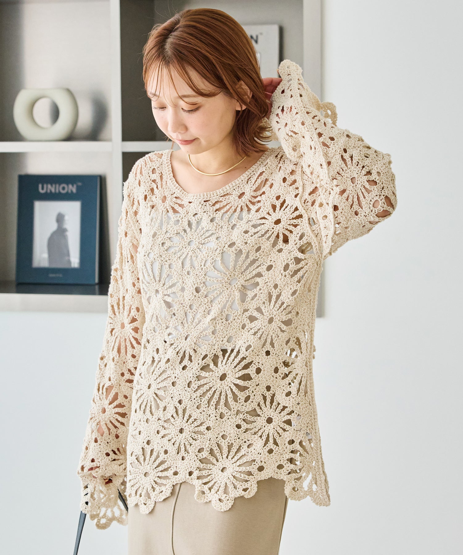 クロシェニットプルオーバー