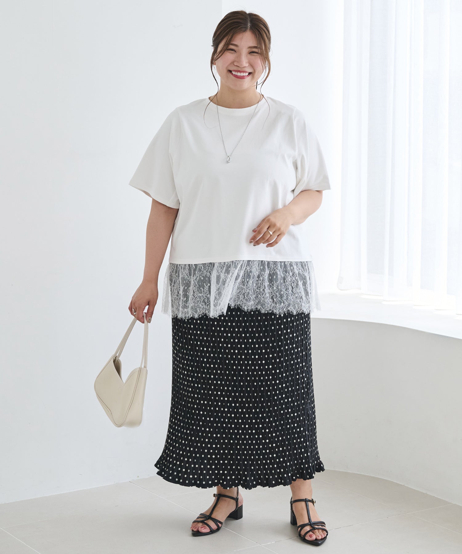 オフホワイト　model:162cm  着用サイズ:3L