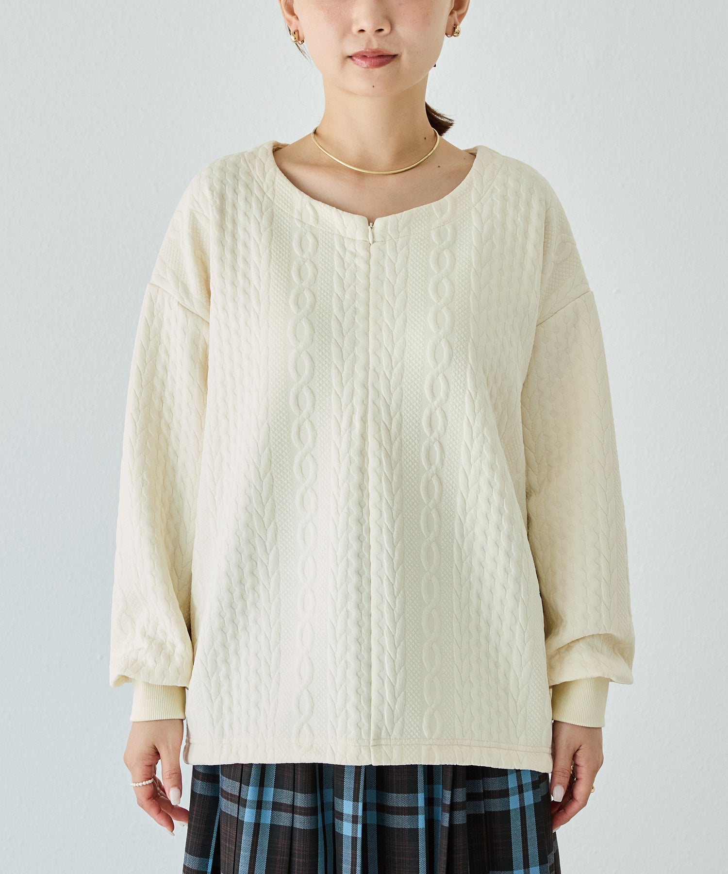 フロント　model:156cm 着用サイズ:M