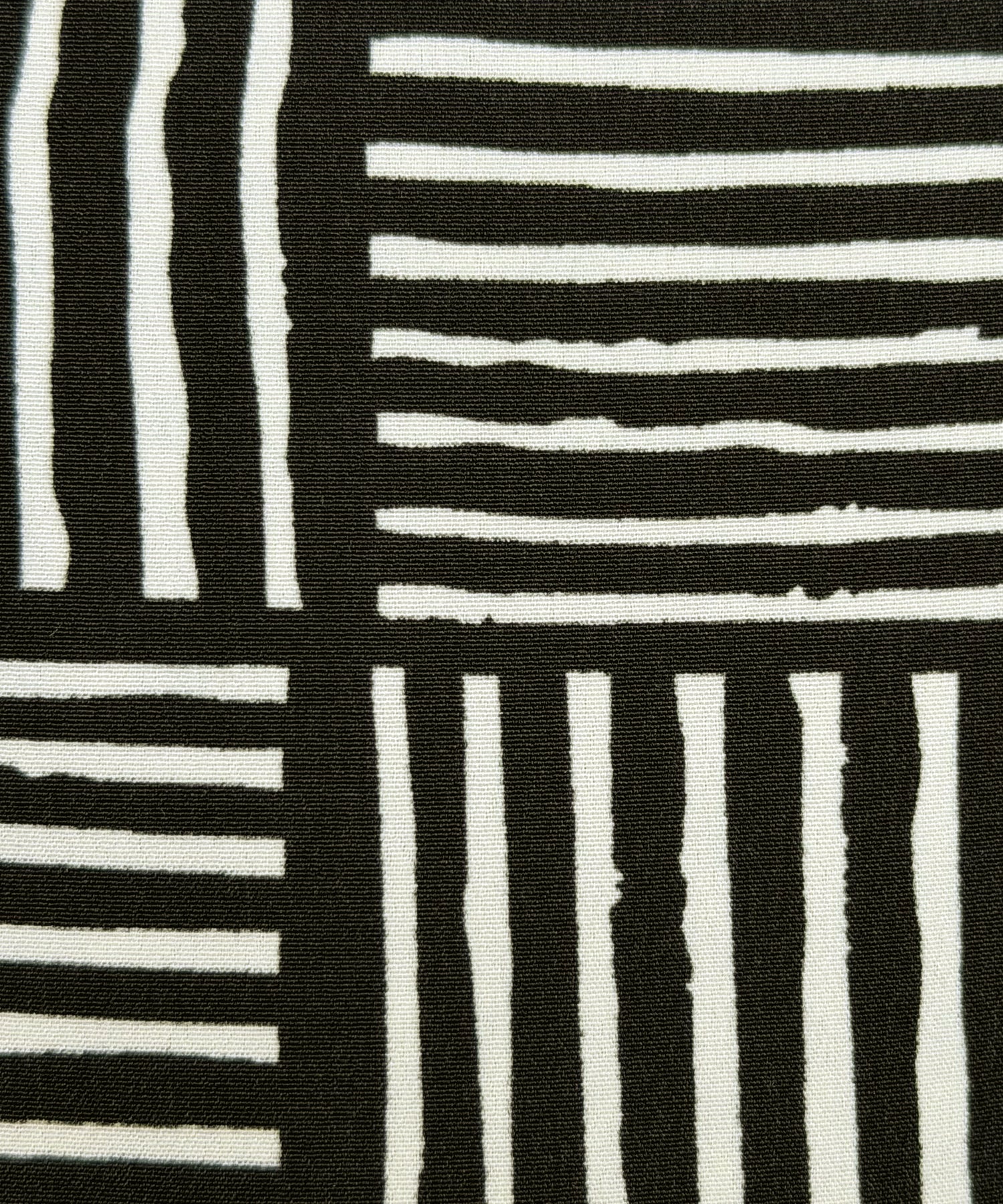 ブラック