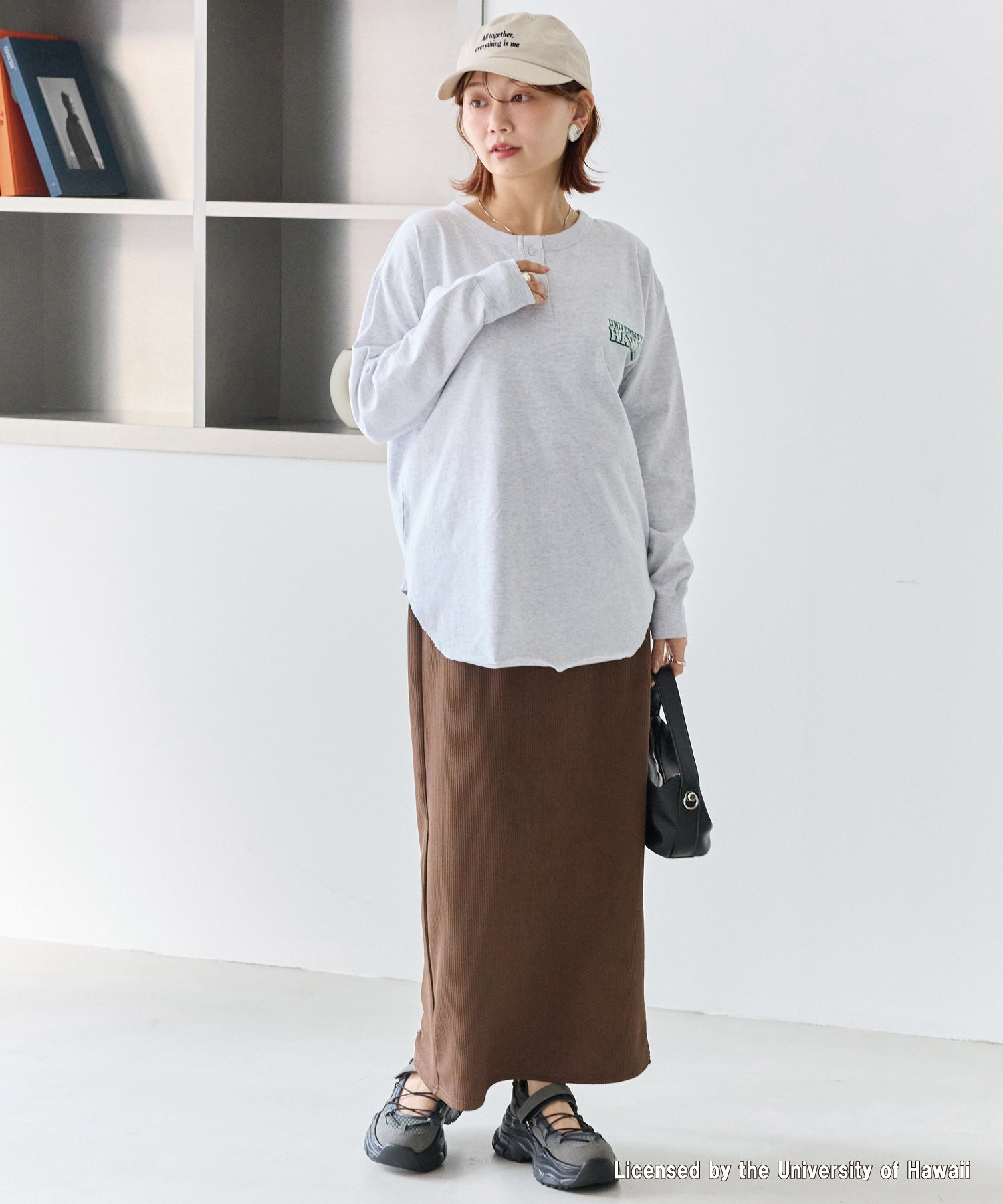 メッセージロゴ刺繍キャップ（深め・つば広）