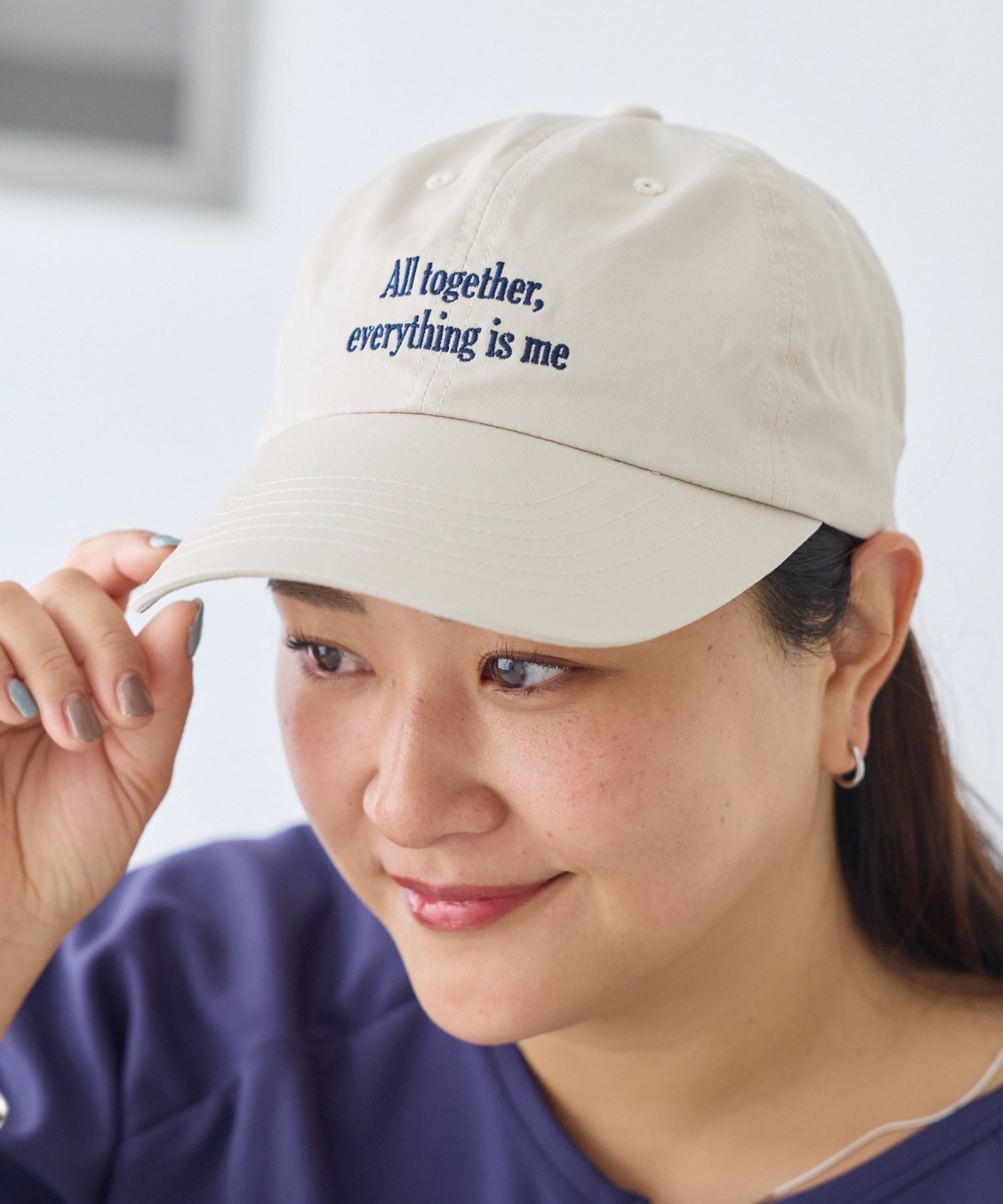 メッセージロゴ刺繍キャップ（深め・つば広）