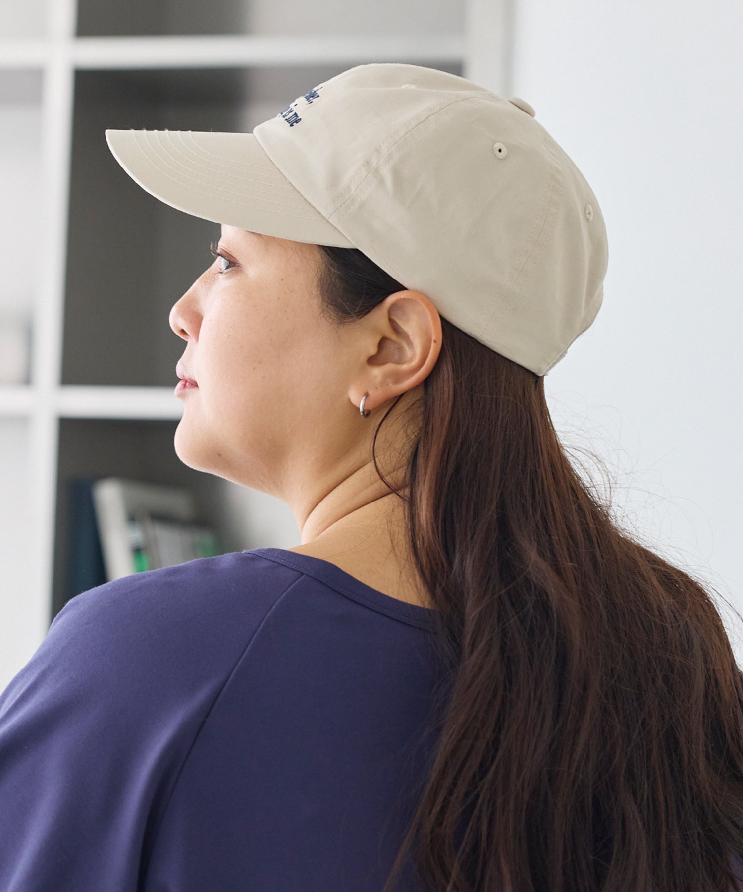 メッセージロゴ刺繍キャップ（深め・つば広）