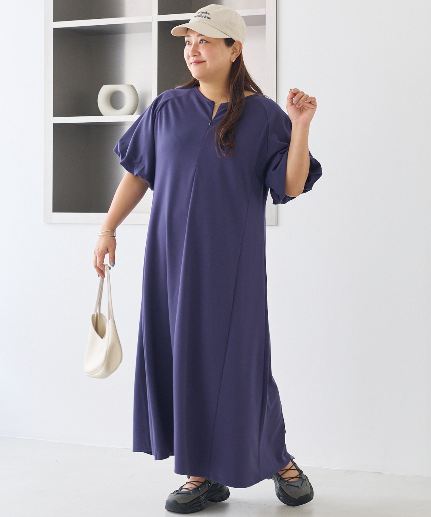 メッセージロゴ刺繍キャップ（深め・つば広）