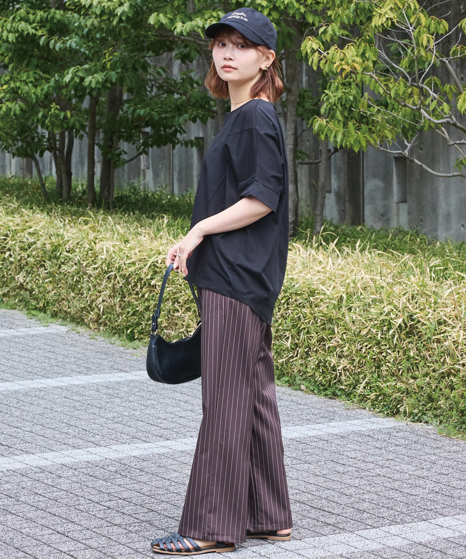 メッセージロゴ刺繍キャップ（深め・つば広）